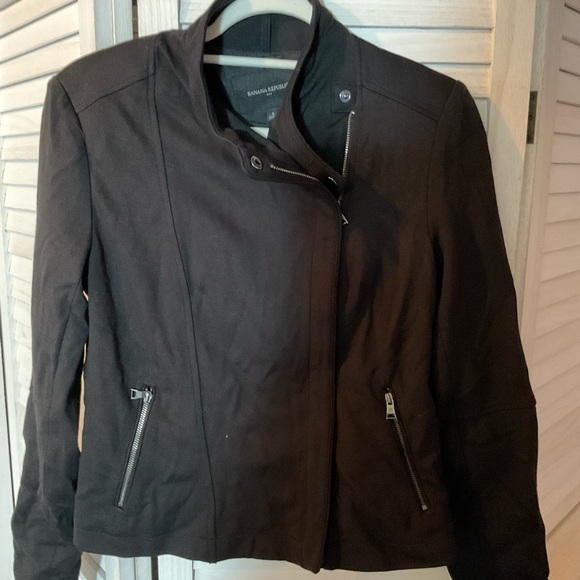 Women’s Banana Republic light weight zip up jacket. - Picture 2 of 2